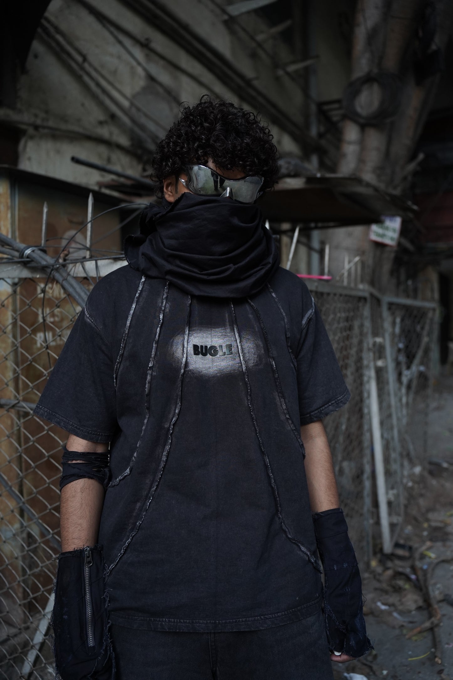 DISTRESS T-SHIRT